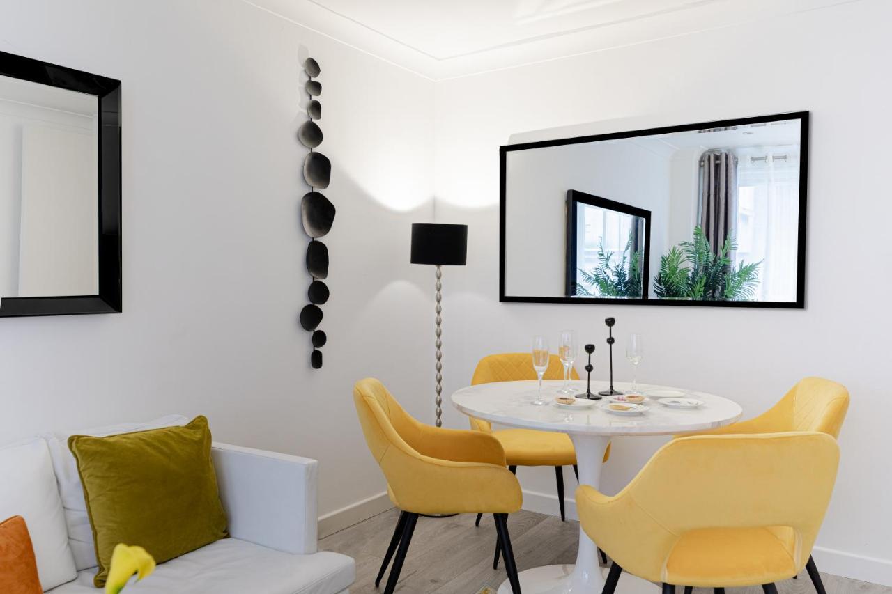Explore The Most Exquisite West-End From A Harrods Family And Couple Home Лондон Екстериор снимка