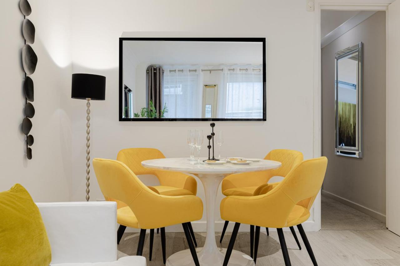 Explore The Most Exquisite West-End From A Harrods Family And Couple Home Лондон Екстериор снимка