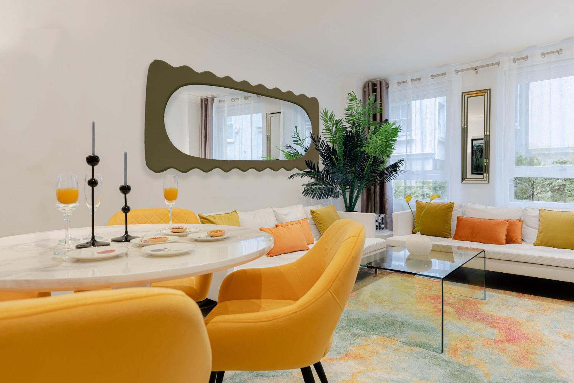 Explore The Most Exquisite West-End From A Harrods Family And Couple Home Лондон Екстериор снимка